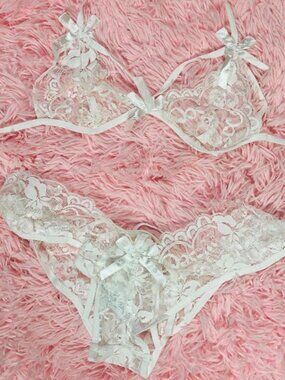 NBW white lace bra and panty set size Small